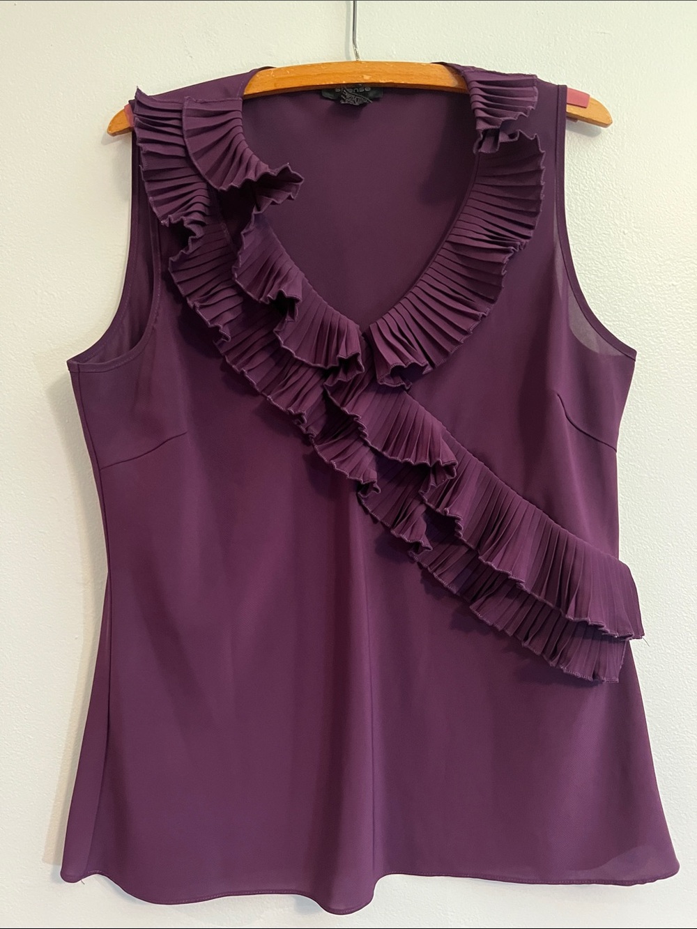 Sleeveless Ruffle V-Neck Top in Deep Plum - size L